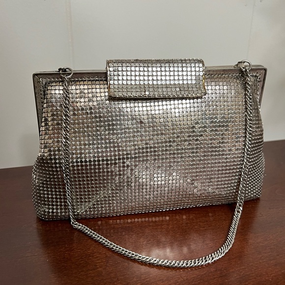 Whiting and Davis vintage mesh clutch bag evening clasp closure silver toned - Picture 7 of 13